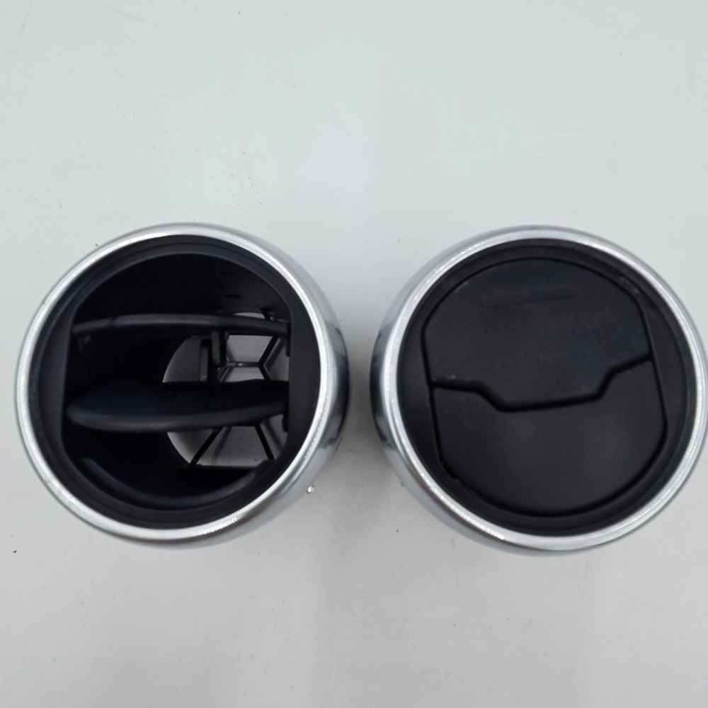 15-17 Ford Mustang Dash Air Vent Outlet Set OEM FR3Z-19893-AE Round AC Vent Pair